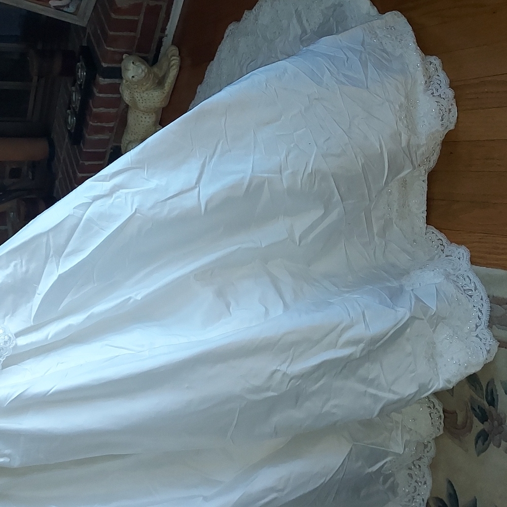Vintage Michele Vincent Dupioni Silk Wedding Gown with Pearls and Lace - Picture 11 of 16